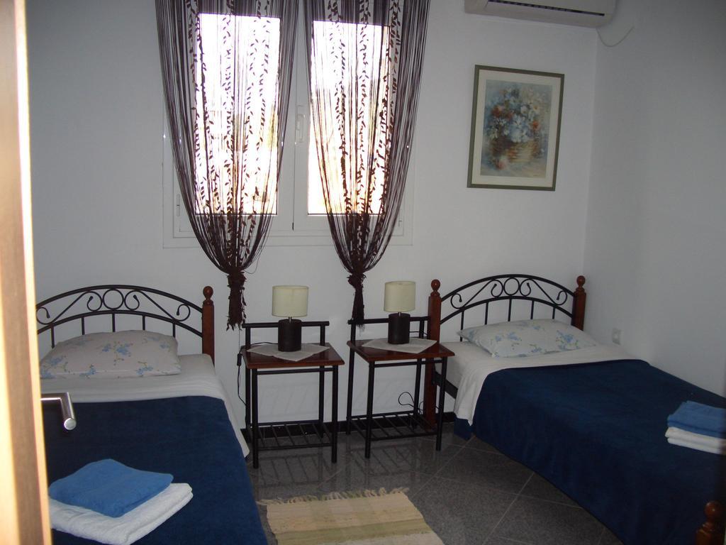 Aspri * Ammoudia