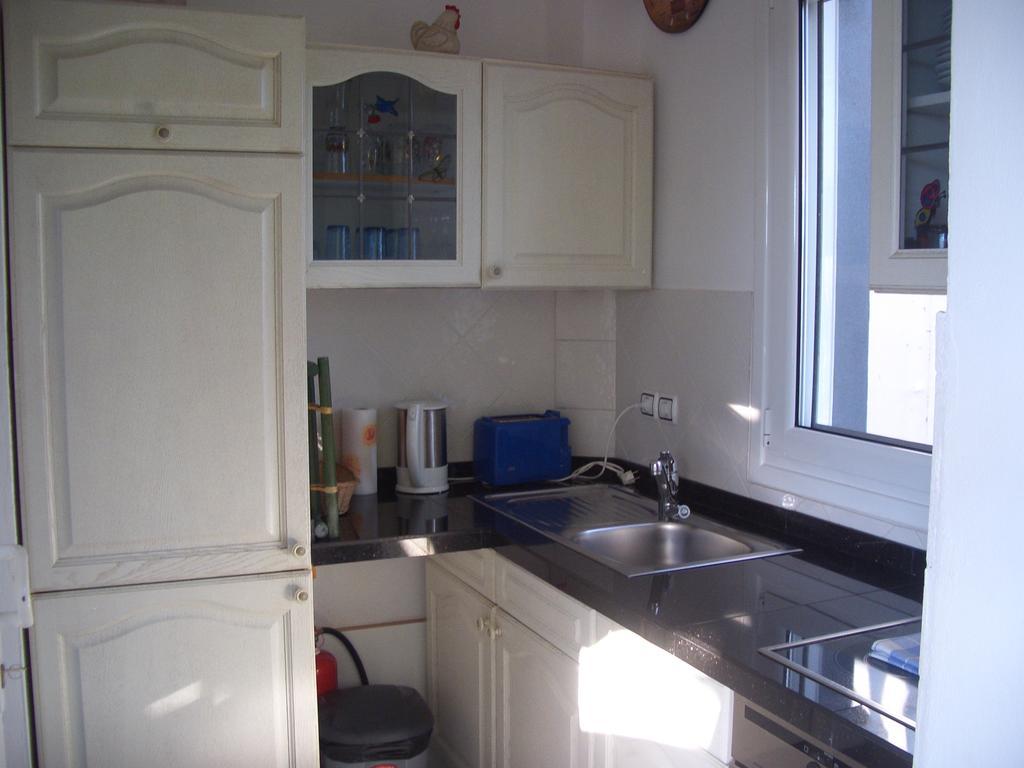 Aspri Apartament